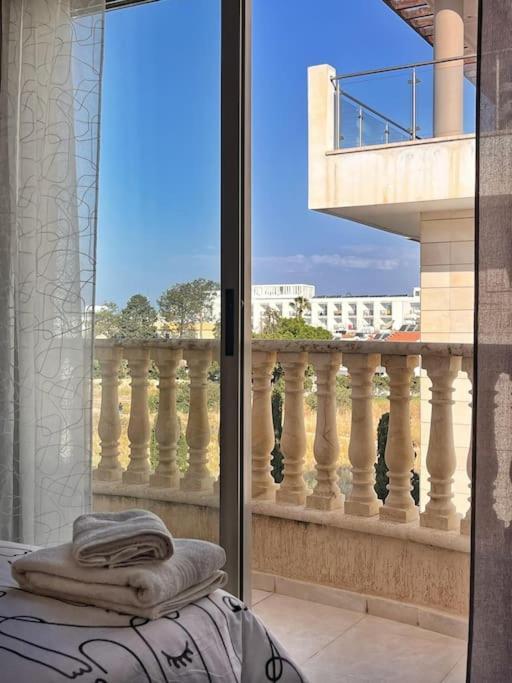 Teo Apartment Paphos Exterior foto