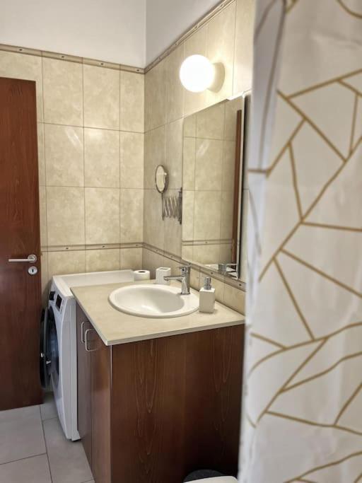 Teo Apartment Paphos Exterior foto