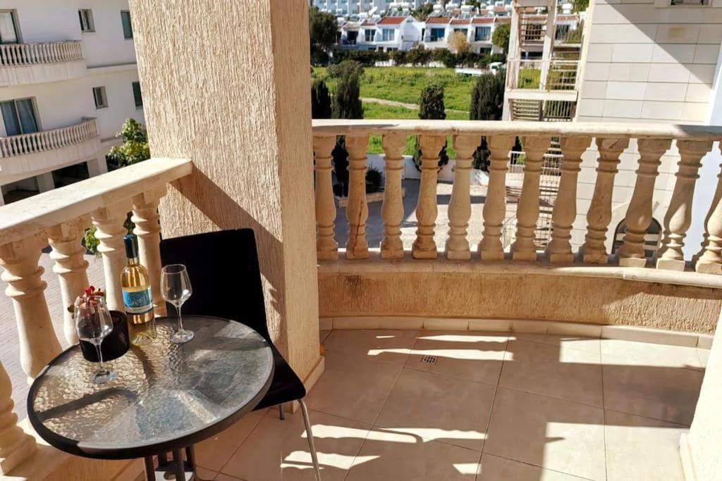 Teo Apartment Paphos Exterior foto