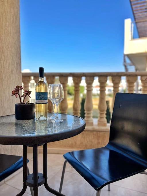 Teo Apartment Paphos Exterior foto