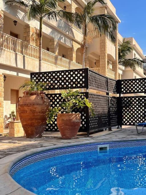 Teo Apartment Paphos Exterior foto
